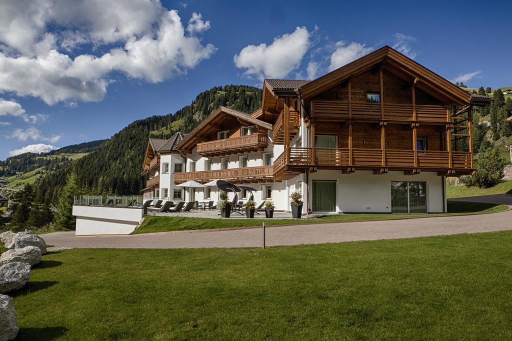 Hotel Comploj Adults Only Selva di Val Gardena Exterior foto