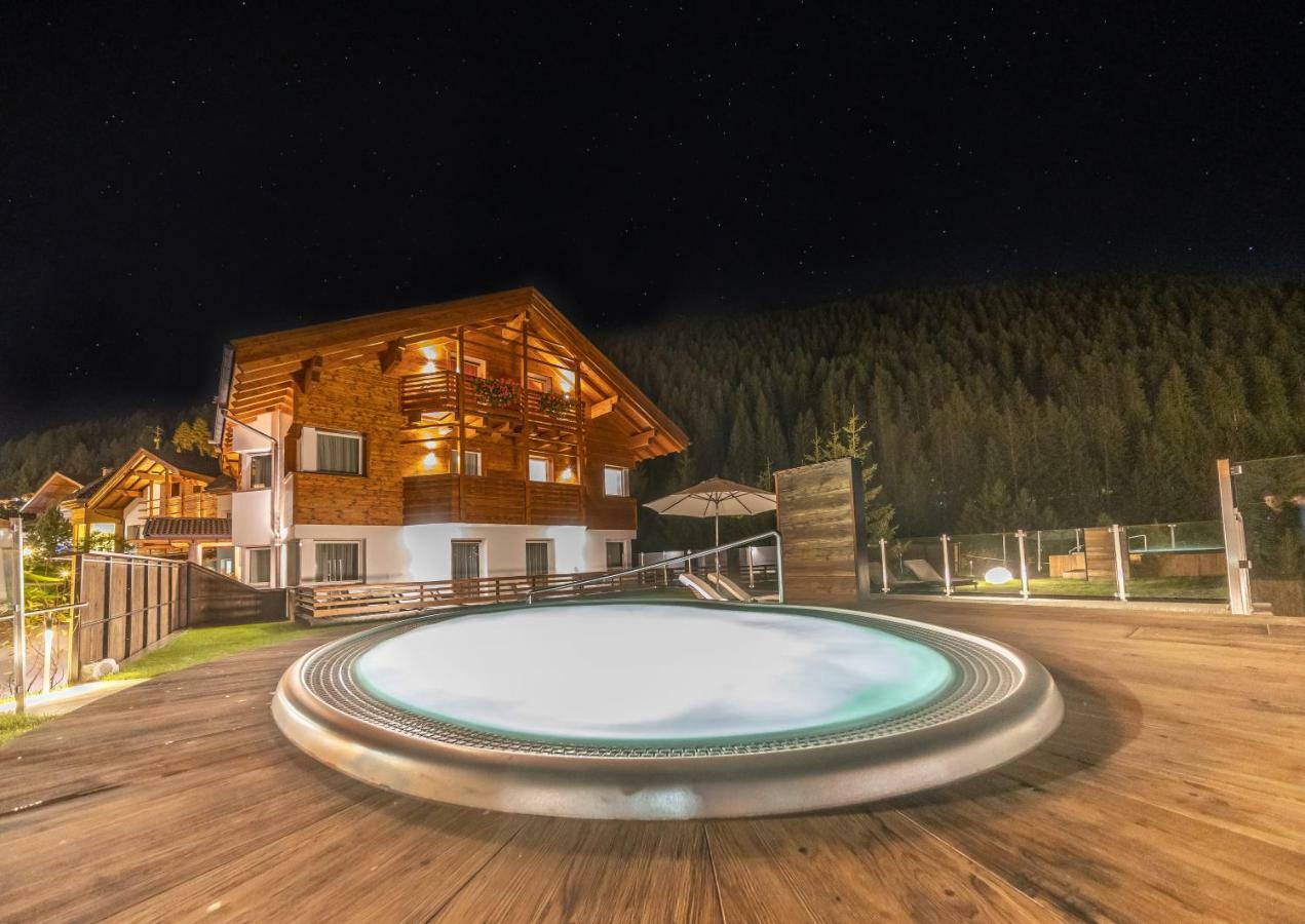 Hotel Comploj Adults Only Selva di Val Gardena Exterior foto